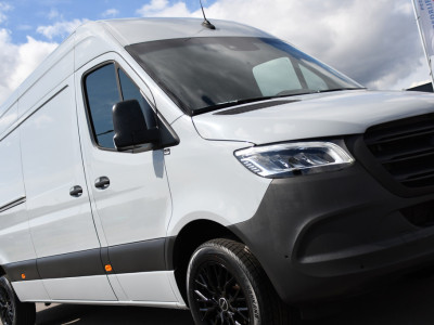 Mercedes-Benz Sprinter 317 1.9 CDI L3H2 RWD PB Edition NIEUW STAAT! Adaptieve Cruise, Camera, Carlay, LED, Standkachel, 170pk, Stoelverwarming, Dodehoek, Automaat, 3 Zitplaatsen, Uniek! foto 18