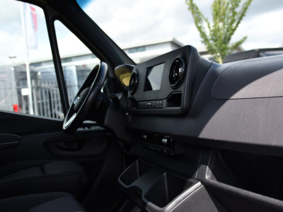 Mercedes-Benz Sprinter 317 1.9 CDI L3H2 RWD PB Edition NIEUW STAAT! Adaptieve Cruise, Camera, Carlay, LED, Standkachel, 170pk, Stoelverwarming, Dodehoek, Automaat, 3 Zitplaatsen, Uniek! foto 19