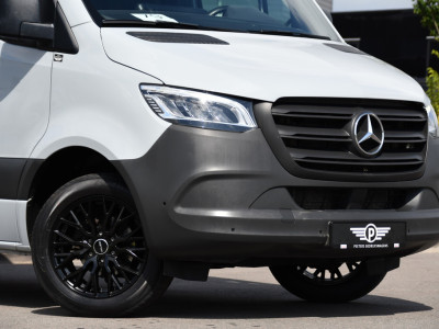 Mercedes-Benz Sprinter 317 1.9 CDI L3H2 RWD PB Edition NIEUW STAAT! Adaptieve Cruise, Camera, Carlay, LED, Standkachel, 170pk, Stoelverwarming, Dodehoek, Automaat, 3 Zitplaatsen, Uniek! foto 7