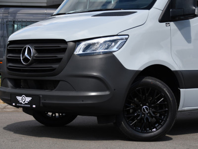 Mercedes-Benz Sprinter 317 1.9 CDI L3H2 RWD PB Edition NIEUW STAAT! Adaptieve Cruise, Camera, Carlay, LED, Standkachel, 170pk, Stoelverwarming, Dodehoek, Automaat, 3 Zitplaatsen, Uniek! foto 8