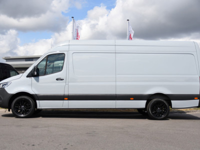 Mercedes-Benz Sprinter 317 1.9 CDI L3H2 RWD PB Edition NIEUW STAAT! Adaptieve Cruise, Camera, Carlay, LED, Standkachel, 170pk, Stoelverwarming, Dodehoek, Automaat, 3 Zitplaatsen, Uniek! foto 9