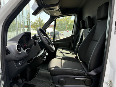 Mercedes-Benz Sprinter 317 1.9 CDI RWD Bakwagen met laadklep | MBUX 10 | Navi | Carplay | Camera | Stoelverw. | Cruisec. foto 10