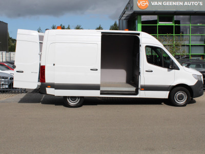 Mercedes-Benz Sprinter 317 170Pk 1.9 CDI L2H2 RWD | Camera | Trekhaak foto 7
