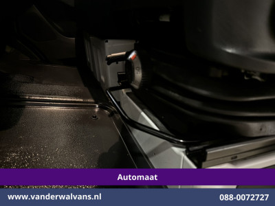 Mercedes-Benz Sprinter 317 CDI 170pk 9G-Tronic Automaat L2H2 2025 model Euro6 Airco | Camera | Navigatie |  Cruisecontrol | LED Chauffeursstoel, Stoelverwarming, Parkeersensoren, Bjrijdersbank foto 8