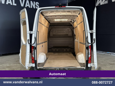 Mercedes-Benz Sprinter 317 CDI 170pk 9G-Tronic Automaat L2H2 Euro6 Airco | Camera | Navigatie | Adaptieve Cruisecontrol | LED Chauffeursstoel, Stoelverwarming, Parkeersensoren, Bijrijdersbank foto 16