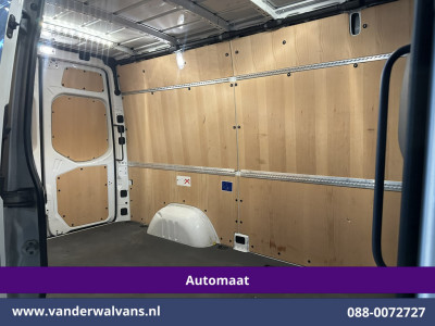 Mercedes-Benz Sprinter 317 CDI 170pk 9G-Tronic Automaat L2H2 Euro6 Airco | Camera | Navigatie | Adaptieve Cruisecontrol | LED Chauffeursstoel, Stoelverwarming, Parkeersensoren, Bijrijdersbank foto 17