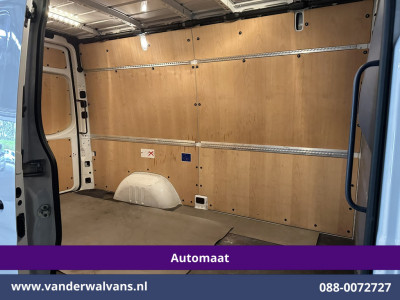 Mercedes-Benz Sprinter 317 CDI 170pk 9G-Tronic Automaat L2H2 Euro6 Airco | Camera | Navigatie | Adaptieve Cruisecontrol | LED Chauffeursstoel, Stoelverwarming, Parkeersensoren, Bijrijdersbank foto 17