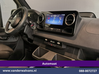 Mercedes-Benz Sprinter 317 CDI 170pk 9G-Tronic Automaat L2H2 Euro6 Airco | Camera | Navigatie | Adaptieve Cruisecontrol | LED Chauffeursstoel, Stoelverwarming, Parkeersensoren, Bijrijdersbank foto 18