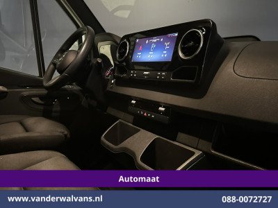 Mercedes-Benz Sprinter 317 CDI 170pk 9G-Tronic Automaat L2H2 Euro6 Airco | Camera | Navigatie | Adaptieve Cruisecontrol | LED Chauffeursstoel, Stoelverwarming, Parkeersensoren, Bijrijdersbank foto 18