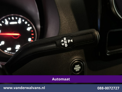 Mercedes-Benz Sprinter 317 CDI 170pk 9G-Tronic Automaat L2H2 Euro6 Airco | Camera | Navigatie | Adaptieve Cruisecontrol | LED Chauffeursstoel, Stoelverwarming, Parkeersensoren, Bijrijdersbank foto 2