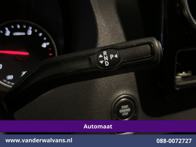 Mercedes-Benz Sprinter 317 CDI 170pk 9G-Tronic Automaat L2H2 Euro6 Airco | Camera | Navigatie | Adaptieve Cruisecontrol | LED Chauffeursstoel, Stoelverwarming, Parkeersensoren, Bijrijdersbank foto 2