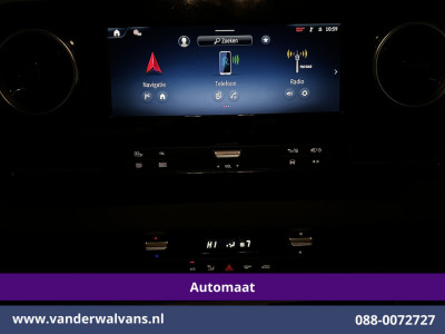Mercedes-Benz Sprinter 317 CDI 170pk 9G-Tronic Automaat L2H2 Euro6 Airco | Camera | Navigatie | Adaptieve Cruisecontrol | LED Chauffeursstoel, Stoelverwarming, Parkeersensoren, Bijrijdersbank foto 20