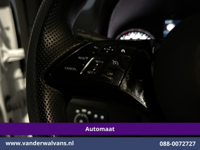 Mercedes-Benz Sprinter 317 CDI 170pk 9G-Tronic Automaat L2H2 Euro6 Airco | Camera | Navigatie | Adaptieve Cruisecontrol | LED Chauffeursstoel, Stoelverwarming, Parkeersensoren, Bijrijdersbank foto 6