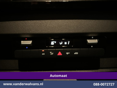 Mercedes-Benz Sprinter 317 CDI 170pk 9G-Tronic Automaat L2H2 Euro6 Airco | Camera | Navigatie | Adaptieve Cruisecontrol | LED Chauffeursstoel, Stoelverwarming, Parkeersensoren, Bijrijdersbank foto 9