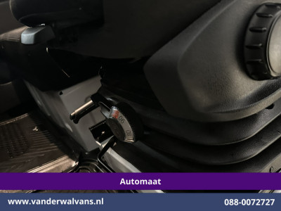 Mercedes-Benz Sprinter 317 CDI 170pk 9G-Tronic Automaat L2H2 Euro6 Airco | Camera | Navigatie | Adaptieve Cruisecontrol | LED Chauffeursstoel, Stoelverwarming, Parkeersensoren, Bijrijdersbank foto 9