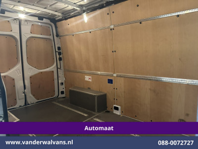 Mercedes-Benz Sprinter 317 CDI 170pk 9G-Tronic Automaat L2H2 Euro6 Airco | Camera | Navigatie | Cruisecontrol Chauffeursstoel, Stoelverwarming, Bijrijdersbank foto 16