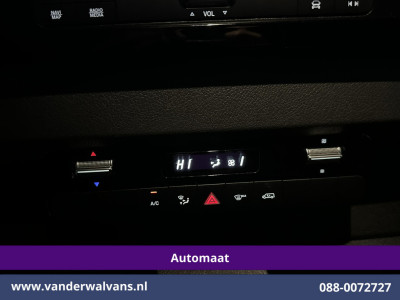 Mercedes-Benz Sprinter 317 CDI 170pk 9G-Tronic Automaat L2H2 Euro6 Airco | Camera | Navigatie | Cruisecontrol | LED Chauffeursstoel, Stoelverwarming, Parkeersensoren, Bijrijdersbank foto 10