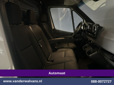 Mercedes-Benz Sprinter 317 CDI 170pk 9G-Tronic Automaat L2H2 Euro6 Airco | Camera | Navigatie | Cruisecontrol | LED Chauffeursstoel, Stoelverwarming, Parkeersensoren, Bijrijdersbank foto 11