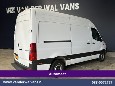 Mercedes-Benz Sprinter 317 CDI 170pk 9G-Tronic Automaat L2H2 Euro6 Airco | Camera | Navigatie | Cruisecontrol | LED Chauffeursstoel, Stoelverwarming, Parkeersensoren, Bijrijdersbank foto 15