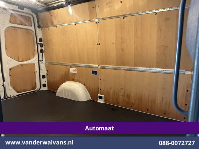 Mercedes-Benz Sprinter 317 CDI 170pk 9G-Tronic Automaat L2H2 Euro6 Airco | Camera | Navigatie | Cruisecontrol | LED Chauffeursstoel, Stoelverwarming, Parkeersensoren, Bijrijdersbank foto 17