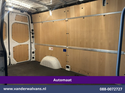 Mercedes-Benz Sprinter 317 CDI 170pk 9G-Tronic Automaat L2H2 Euro6 Airco | Camera | Navigatie | LED | Adaptieve Cruisecontrol Chauffeursstoel, Stoelverwarming, Parkeersensoren, Bijrijdersbank foto 17