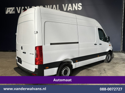 Mercedes-Benz Sprinter 317 CDI 170pk 9G-Tronic Automaat L2H2 Euro6 Airco | Camera | Navigatie | LED | Chauffeursstoel Cruisecontrol, Stoelverwarming, Parkeersensoren, Bijrijdersbank foto 14