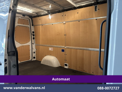 Mercedes-Benz Sprinter 317 CDI 170pk 9G-Tronic Automaat L2H2 Euro6 Airco | Camera | Navigatie | LED | Cruisecontrol | Stoelverwarming Chauffeursstoel, Parkeersensoren, Bijrijdersbank foto 17