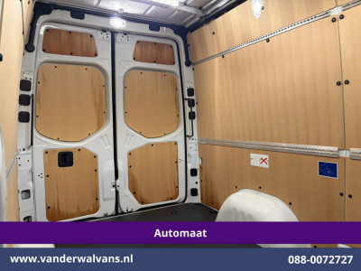 Mercedes-Benz Sprinter 317 CDI 170pk 9G-Tronic Automaat XL MBUX L2H2 Euro6 Airco | Camera | Navigatie | Cruisecontrol | LED Chauffeursstoel, Stoelverwarming, Parkeersensoren, Bijrijdersbank foto 17