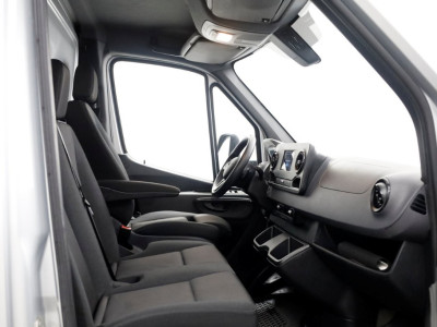 Mercedes-Benz Sprinter 317 CDI 170pk 9G Automaat Bakwagen met laadklep H232cm 04-2024 foto 5