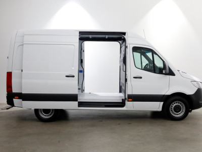 Mercedes-Benz Sprinter 317 CDI 170pk 9G Automaat L2H2 RWD Airco/2x Schuifdeur/Trekhaak 3500kg 05-2022 foto 12