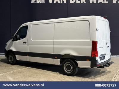 Mercedes-Benz Sprinter 317 CDI 170pk L2H1 Euro6 Airco | Camera | Navigatie | 2800kg Trekhaak | Apple Carplay Android Auto, Stoelverwarming, 270 Graden Achterdeuren, Parkeersensoren, Bijrijdersbank foto 10