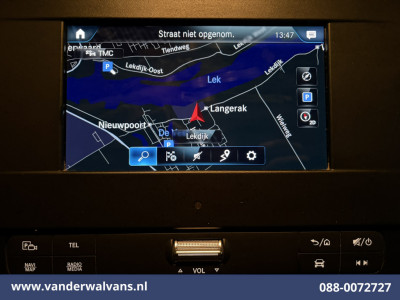 Mercedes-Benz Sprinter 317 CDI 170pk L2H1 Euro6 Airco | Camera | Navigatie | 2800kg Trekhaak | Apple Carplay Android Auto, Stoelverwarming, 270 Graden Achterdeuren, Parkeersensoren, Bijrijdersbank foto 2
