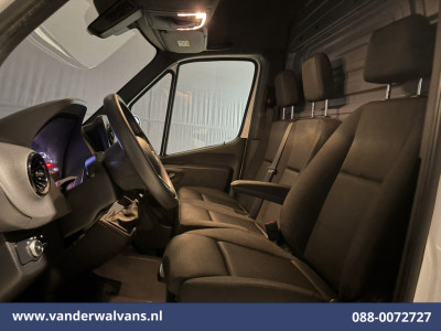 Mercedes-Benz Sprinter 317 CDI 170pk L2H2 Euro6 Airco | Camera | Apple Carplay | Cruisecontrol Android Auto, Stoelverwarming, Chauffeursstoel, Parkeersensoren, Bijrijdersbank foto 18