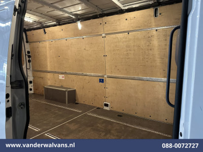 Mercedes-Benz Sprinter 317 CDI 170pk L3H2 Euro6 Airco | 360 graden Camera | Apple Carplay | Cruisecontrol Android Auto, Stoelverwarming, Chauffeursstoel, Parkeersensoren, Bijrijdersbank 14