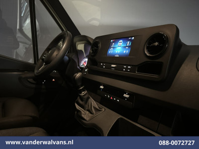 Mercedes-Benz Sprinter 317 CDI 170pk L3H2 Euro6 Airco | 360 graden Camera | Apple Carplay | Cruisecontrol Android Auto, Stoelverwarming, Chauffeursstoel, Parkeersensoren, Bijrijdersbank 15