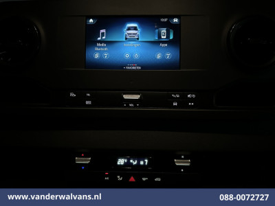 Mercedes-Benz Sprinter 317 CDI 170pk L3H2 Euro6 Airco | 360 graden Camera | Apple Carplay | Cruisecontrol Android Auto, Stoelverwarming, Chauffeursstoel, Parkeersensoren, Bijrijdersbank 18