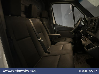 Mercedes-Benz Sprinter 317 CDI 170pk L3H2 Euro6 Airco | 360 graden Camera | Apple Carplay | Cruisecontrol Android Auto, Stoelverwarming, Chauffeursstoel, Parkeersensoren, Bijrijdersbank 8