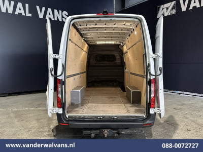 Mercedes-Benz Sprinter 317 CDI 170pk L3H2 Euro6 Airco | Camera | Navigatie | Apple Carplay | Trekhaak | Stoelverwarming Android Auto, Parkeersensoren, Bijrijdersbank foto 11