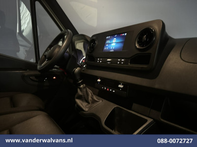 Mercedes-Benz Sprinter 317 CDI 170pk L3H2 Euro6 Airco | Camera | Navigatie | Apple Carplay | Trekhaak | Stoelverwarming Android Auto, Parkeersensoren, Bijrijdersbank foto 13