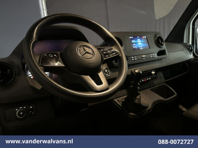 Mercedes-Benz Sprinter 317 CDI 170pk L3H2 Euro6 Airco | Camera | Navigatie | Apple Carplay | Trekhaak | Stoelverwarming Android Auto, Parkeersensoren, Bijrijdersbank foto 14