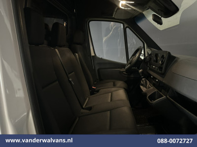 Mercedes-Benz Sprinter 317 CDI 170pk L3H2 Euro6 Airco | Camera | Navigatie | Apple Carplay | Trekhaak | Stoelverwarming Android Auto, Parkeersensoren, Bijrijdersbank foto 6
