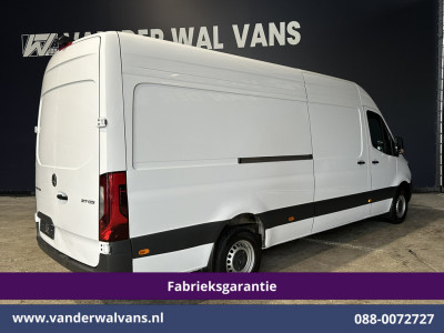 Mercedes-Benz Sprinter 317 CDI 170pk L3H2 Fabrieksgarantie Euro6 Airco | Camera | LED | Adaptieve Cruiscontrol Parkeersensoren, Bijrijdersbank foto 11