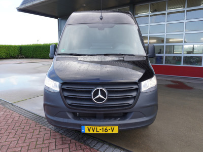 Mercedes-Benz Sprinter 317 CDI 170pk L3H2 RWD 3500kg Automaat Trekhaak met oprijschans/ omvormer  /Elekr.Dakventilator / Geveerde stoel foto 3