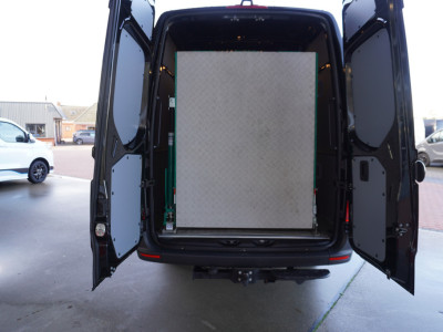 Mercedes-Benz Sprinter 317 CDI 170pk L3H2 RWD 3500kg Trekhaak met oprijschans/ omvormer  /Elekr.Dakventilator AUTOMAAT foto 8