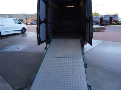 Mercedes-Benz Sprinter 317 CDI 170pk L3H2 RWD 3500kg Trekhaak met oprijschans/ omvormer  /Elekr.Dakventilator AUTOMAAT foto 9