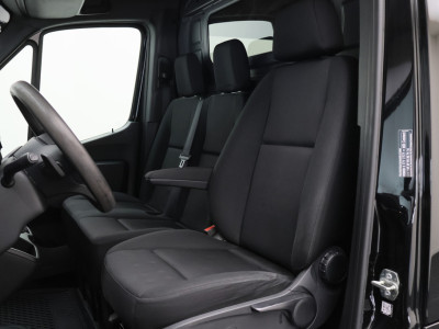 Mercedes-Benz Sprinter 317 CDI Automaat L2H2 3-Zits, Airco, Camera, Apple Carplay, Stoelverwarming, DAB, Trekhaak, 18 9