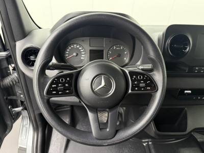 Mercedes-Benz Sprinter 317CDI Automaat L2H2 | Led Kastinrichting | Navigatie | Multimedia | Camera | Airco | Cruise | Trekhaak foto 14