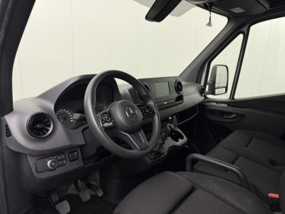Mercedes-Benz Sprinter 317CDI Bakwagen+Laadklep | Dakspoiler | Navigatie | Camera | Multimedia | 3-Zits foto 3