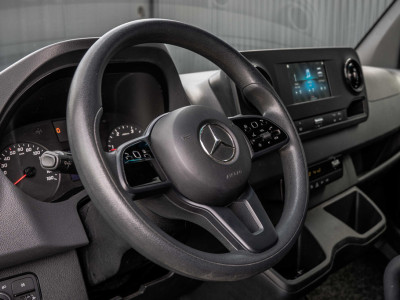Mercedes-Benz Sprinter 317 CDI L2H2 | Automaat | 3-Zits | Camera | Carplay | Mbux | Climatronic | Trekhaak foto 11