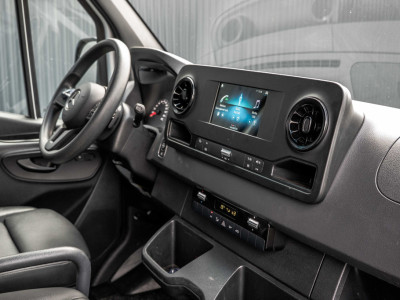 Mercedes-Benz Sprinter 317 CDI L2H2 | Automaat | 3-Zits | Camera | Carplay | Mbux | Climatronic | Trekhaak foto 2